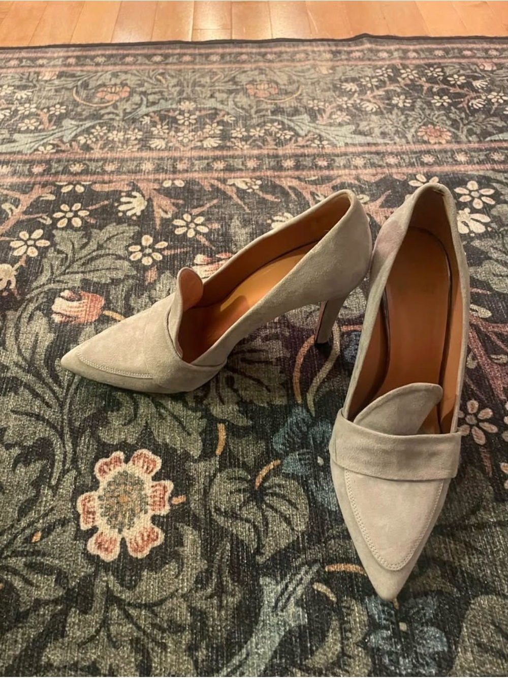 Suede Pointed-Toe Pumps in Light Gray
